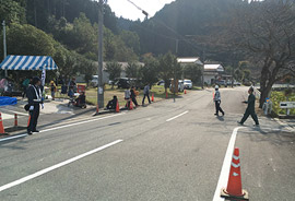 村イベント警備1